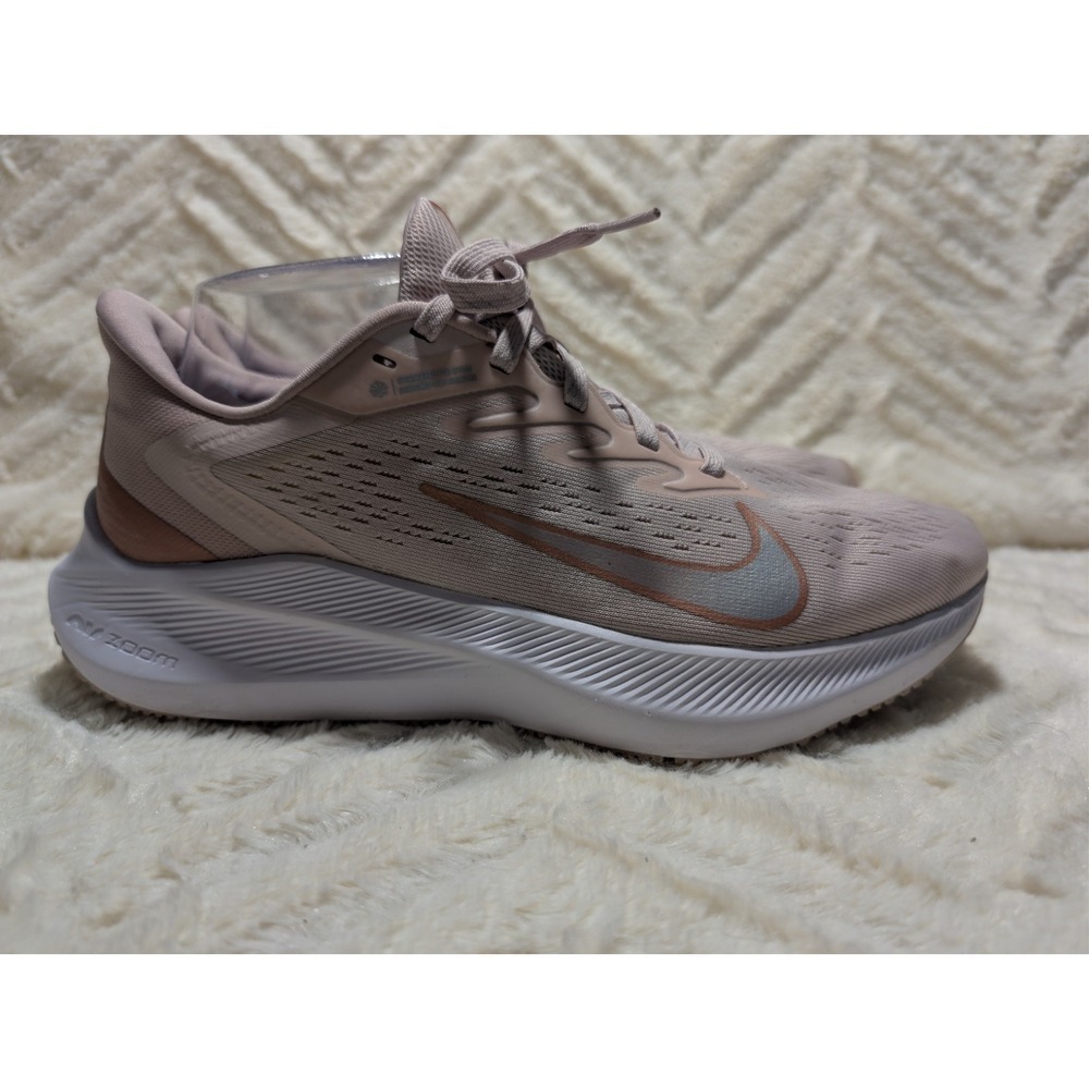 T1 Nike Women's Zoom Winflo 7 Barely Rose Bronze Running Shoes-Size 8